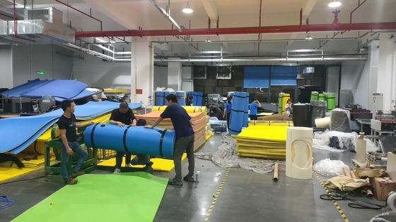 Doğrudan Fabrika Su Yüzen Yastık 3 Katman Kalın XPE Köpük Yüzen Çamaşırı Yüzme Havuzu Gölü