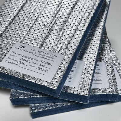 Yarı Açık Hücre PO Köpük Siyah Alüminyum folyo ve kendi kendine yapışkan tabanla laminasyonlu ses yalıtım levhaları Hava kanal sistemi ve genel inşaat için etkili gürültü azaltma ısı yalıtımı
